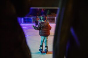 TORRE SEVILLA celebra un fin de semana de Black Friday y Navidad con artesanía, música en directo, deporte y pista de patinaje - Gastronomía y Moda