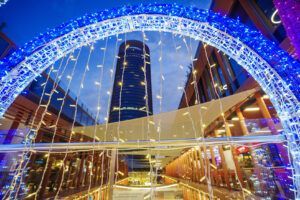 Torre Sevilla refuerza la magia de la Navidad con planes familiares y apertura especial antes de Reyes - Gastronomía y Moda