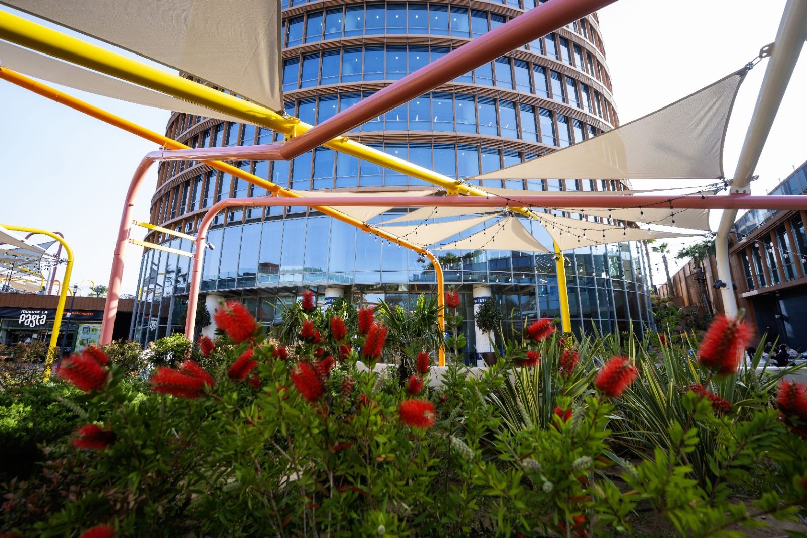 Torre Sevilla adelanta la Feria de Abril con un Pop-Up Market imprescindible lleno de moda, flamenco y planes en directo - Gastronomía y Moda