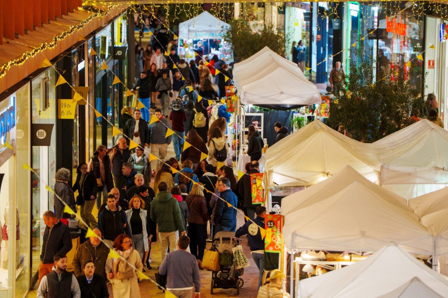 TORRE SEVILLA celebra el 27 y 28 de febrero el Día de Andalucía con Pop-Up Market y apertura total el 28F - Gastronomía y Moda