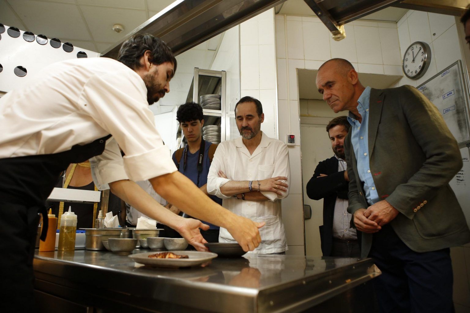 Sevilla y otras 4 grandes ciudades españolas lanzan con Vueling una campaña conjunta para impulsar el turismo nacional basada en la gastronomía - Gastronomía y Moda