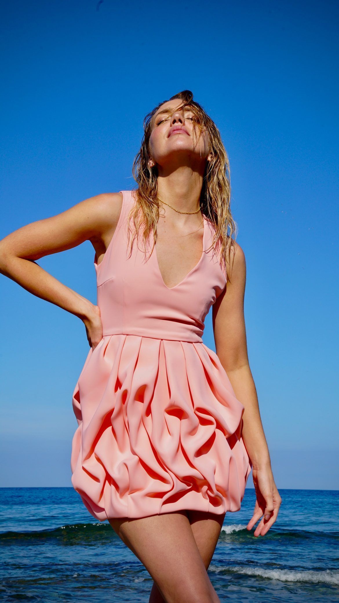 Hinsomnia lanza sus vestidos más icónicos en nuevos colores - Gastronomía y Moda