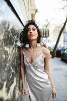 Hinsomnia lanza sus vestidos más icónicos en nuevos colores - Gastronomía y Moda