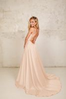 Hinsomnia lanza sus vestidos más icónicos en nuevos colores - Gastronomía y Moda