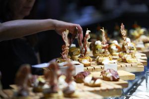 El Gran Hotel Lakua te invita a saborear la Semana del Pintxo de Álava en el Puente del Pilar - Gastronomía y Moda