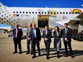 Vueling inaugura el primer vuelo con combustible sostenible entre Barcelona y Sevilla - Gastronomía y Moda