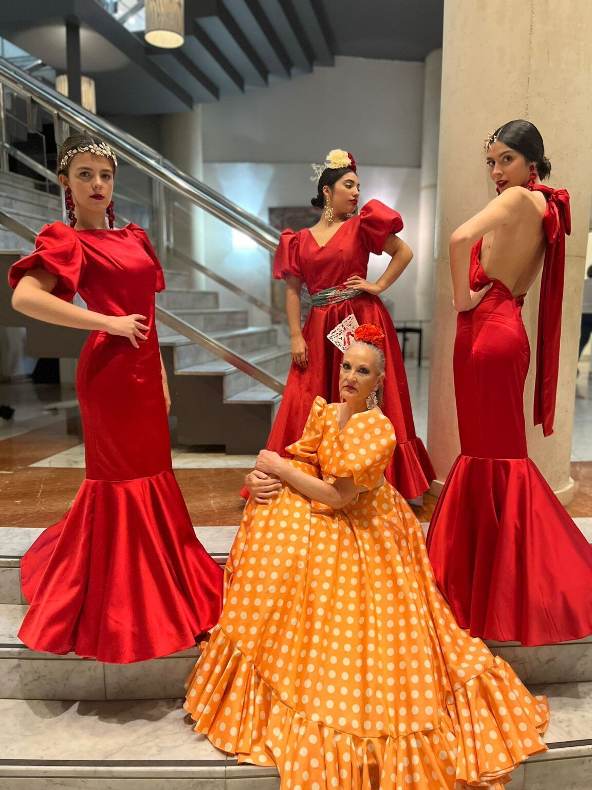 Sevilla vuelve a convertir la moda flamenca en un gesto solidario con el desfile de Madre Coraje - Gastronomía y Moda