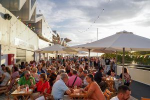 ¡Rotundo éxito! Más de 10.000 personas disfrutan de la mejor gastronomía en la IX Feria del Marisco de Huelva - Gastronomía y Moda