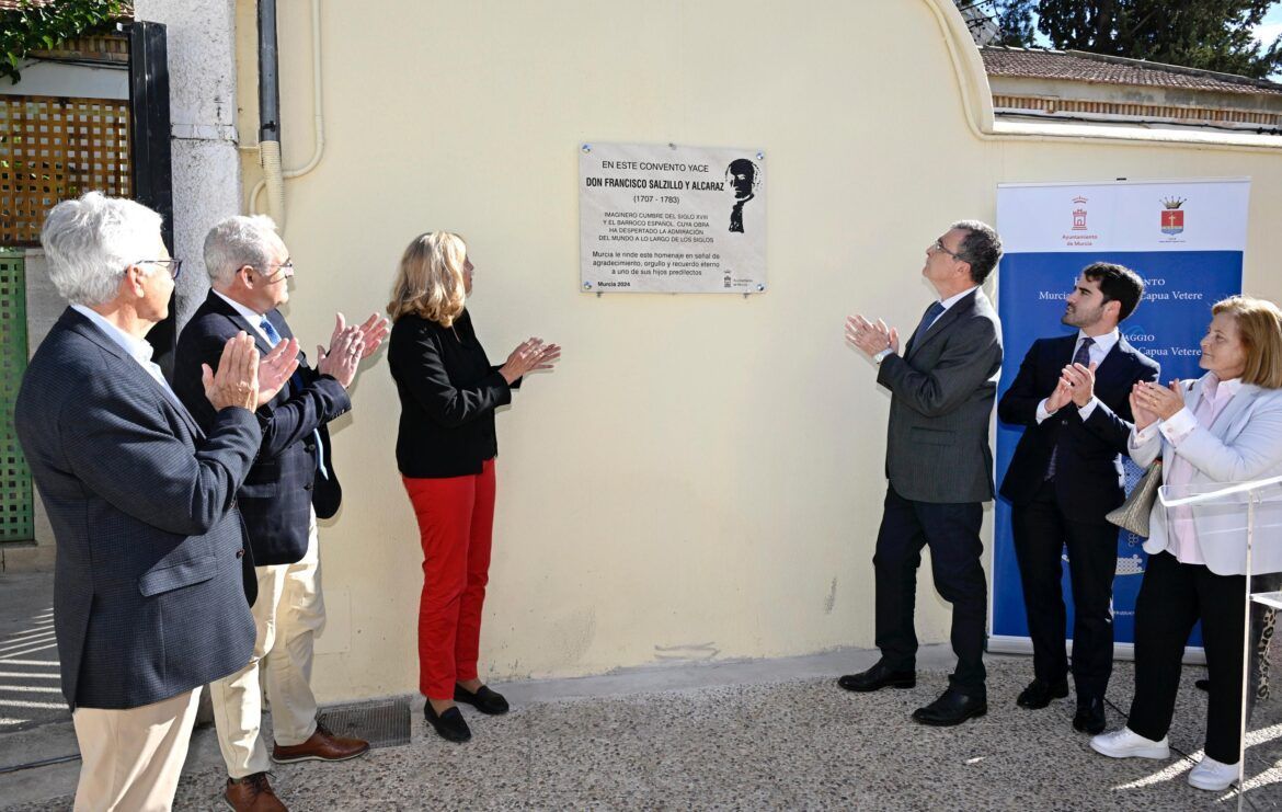 Murcia rinde homenaje a Francisco Salzillo con la colocación de una placa conmemorativa - Gastronomía y Moda