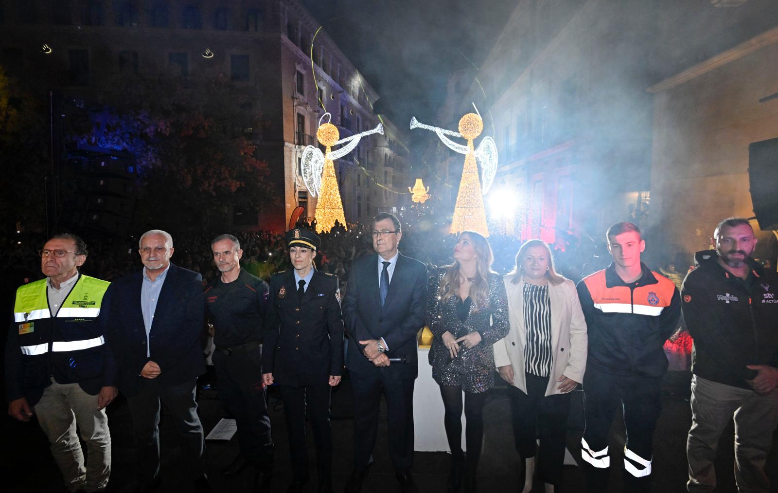 Murcia enciende la Navidad con el corazón por los afectados por la DANA - Gastronomía y Moda