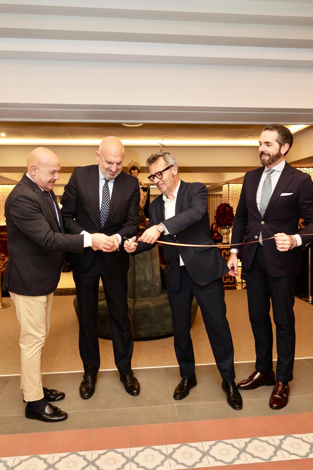 El hotel Hesperia Sevilla rinde homenaje al arte sacro andaluz con una exposición única - Gastronomía y Moda