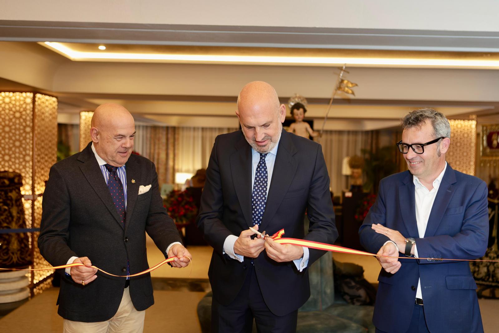El hotel Hesperia Sevilla rinde homenaje al arte sacro andaluz con una exposición única - Gastronomía y Moda