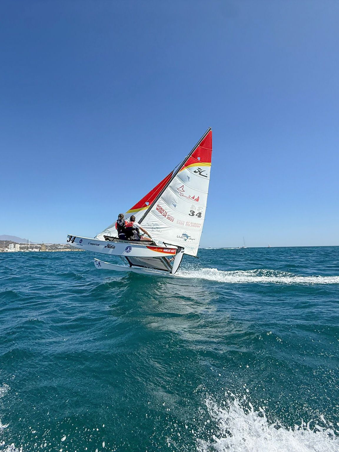 Sotogrande apuesta por la vela durante todo el año con cursos de Optimist, catamarán y wingfoil para todas las edades - Gastronomía y Moda