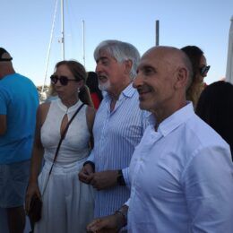 Puerto Sotogrande convierte el arte contemporáneo en parte de su paisaje con las esculturas de José Luis Biedma - Gastronomía y Moda