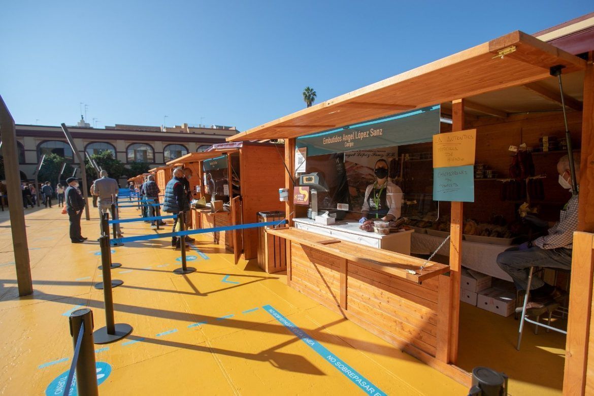 La XII Feria de Productos Locales «Sabores de la Provincia de Sevilla» vuelve a abrir en un segundo tramo, de los cinco previstos hasta finales de año La XII Feria de Productos Locales "Sabores de la Provincia de Sevilla" vuelve a abrir en un segundo tramo, de los cinco previstos hasta finales de año - Gastronomía y Moda