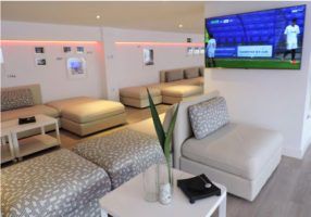 Vente con Pepelu a disfrutar del palco VIP del Sevilla FC - Gastronomía y Moda
