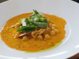 Pilu Cuenca deslumbra en Alimentaria con un showcooking vegetal que marca tendencia en la nueva cocina saludable - Gastronomía y Moda