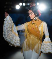 Tradición y vanguardia en la segunda jornada de We Love Flamenco. Carmen Acedo ha presentado su colección 'Arrabal'. Foto: Aníbal González© - Gastronomía y Moda