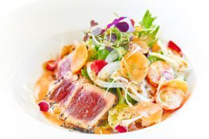 La Costa de Cádiz se viste de fiesta en mayo para celebrar la llegada del atún rojo - Gastronomía y Moda
