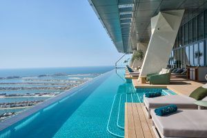 Inaugurada la piscina infinita más alta del mundo - Gastronomía y Moda