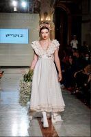 Aurelia Gil pone el broche de oro a la pasarela Bridal Collection con diseños para novias fluido y lleno de volúmenes - Gastronomía y Moda