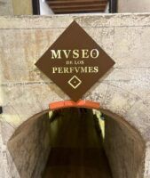 Los perfumes, una tendencia al alza, tienen su patio preferido y está en Granada - Gastronomía y Moda