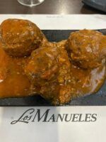 Los Manueles, donde cada bocado es un viaje de sabor irresistible a la comida tradicional granadina - Gastronomía y Moda
