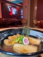 La influencer Ana Isabel Pareja descubre el japonés de Sevilla donde el ramen y la experiencia lo cambian todo - Gastronomía y Moda