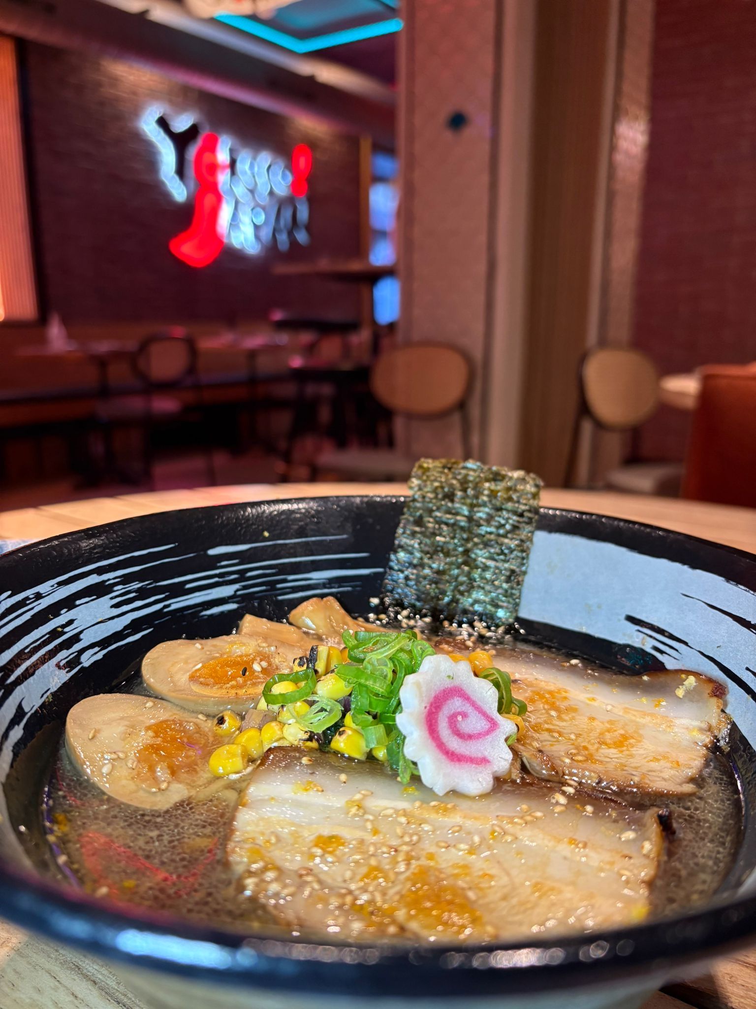 La influencer Ana Isabel Pareja descubre el japonés de Sevilla donde el ramen y la experiencia lo cambian todo - Gastronomía y Moda
