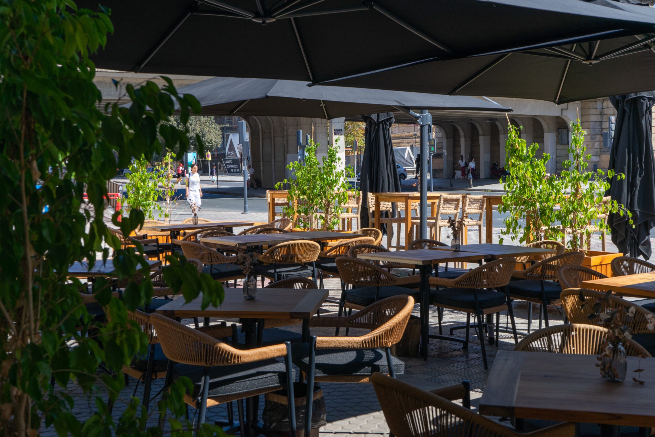 La Bernarda estrena nueva terraza en Sevilla y renueva su propuesta gastronómica - Gastronomía y Moda