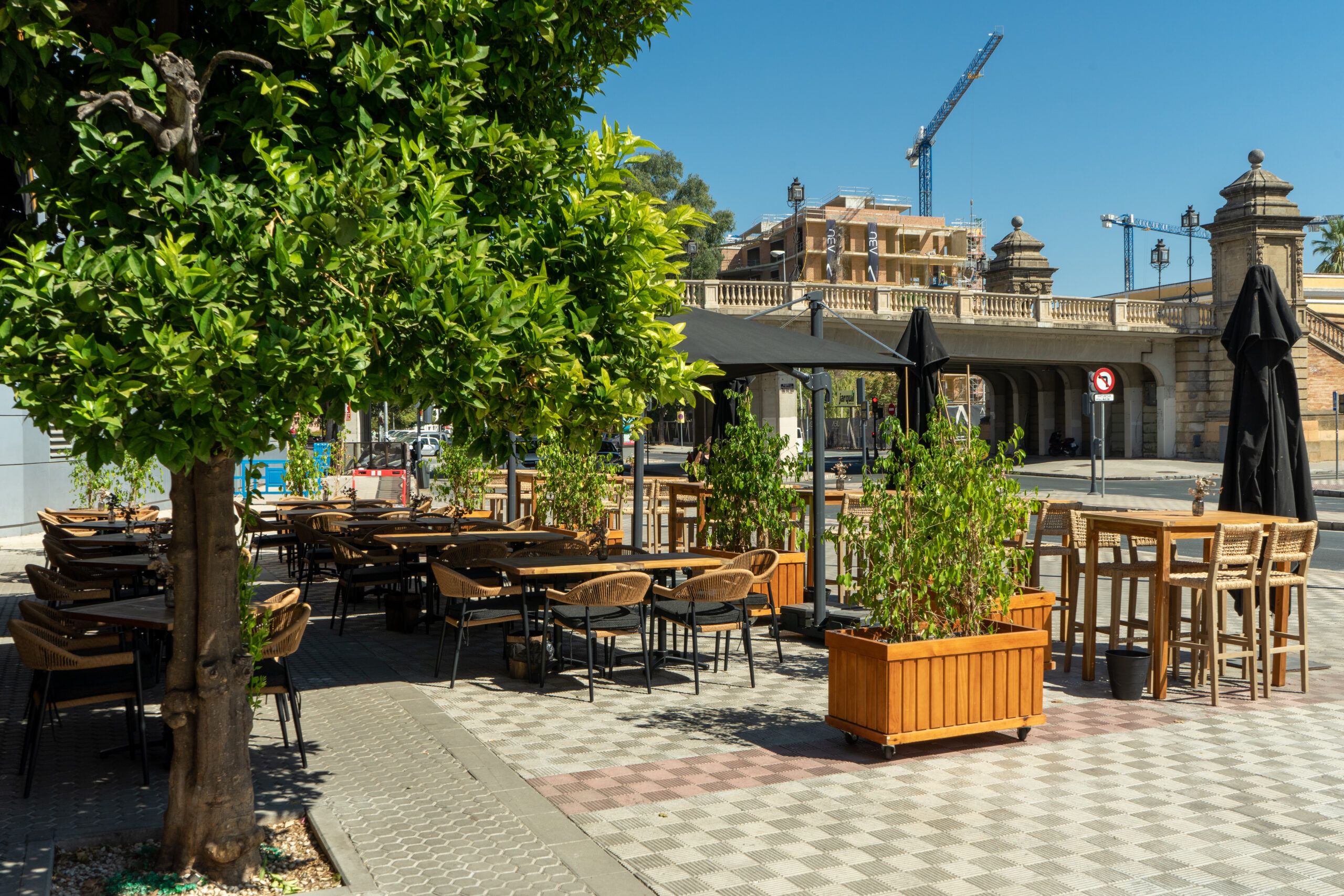 La Bernarda estrena nueva terraza en Sevilla y renueva su propuesta gastronómica - Gastronomía y Moda