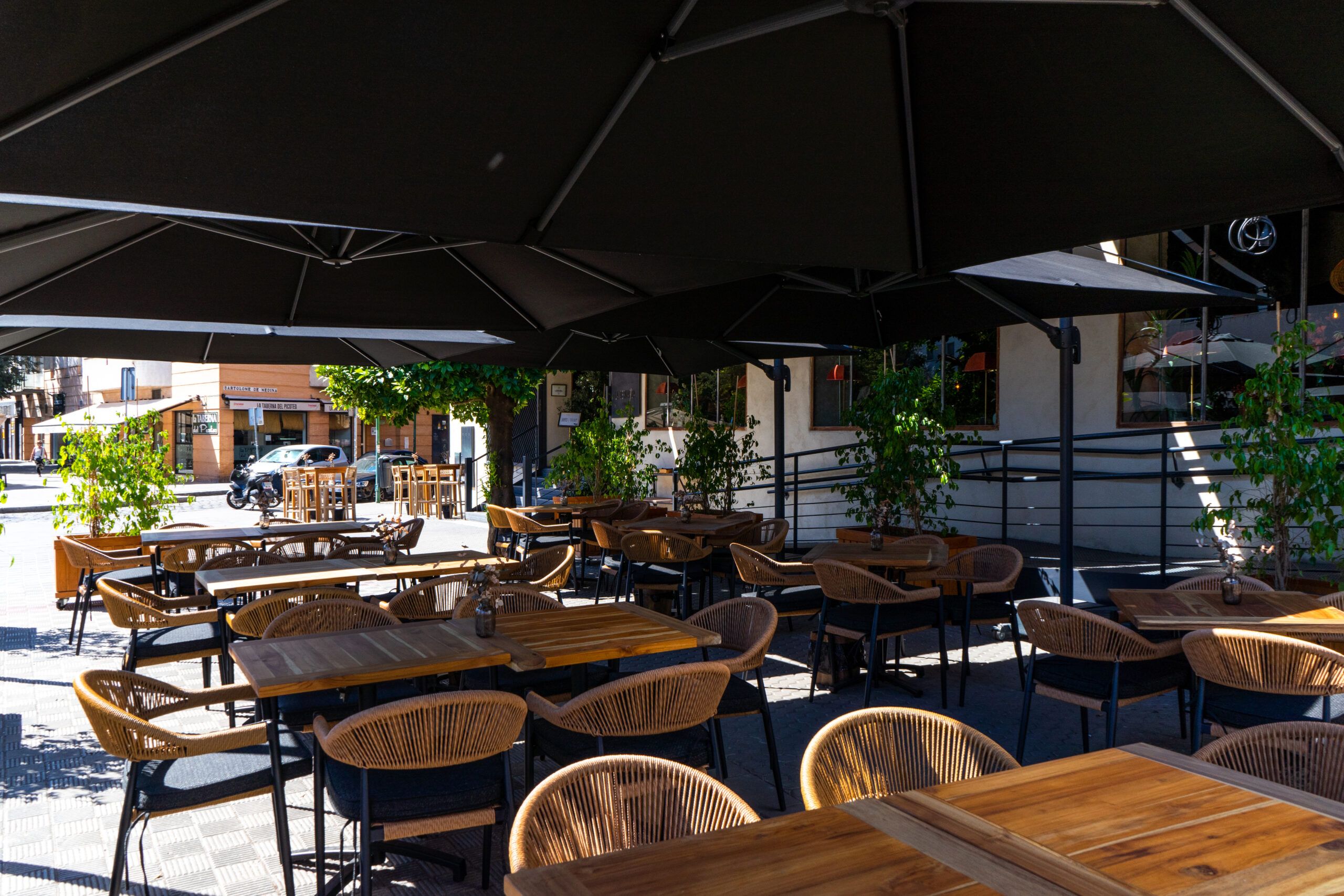 La Bernarda estrena nueva terraza en Sevilla y renueva su propuesta gastronómica - Gastronomía y Moda