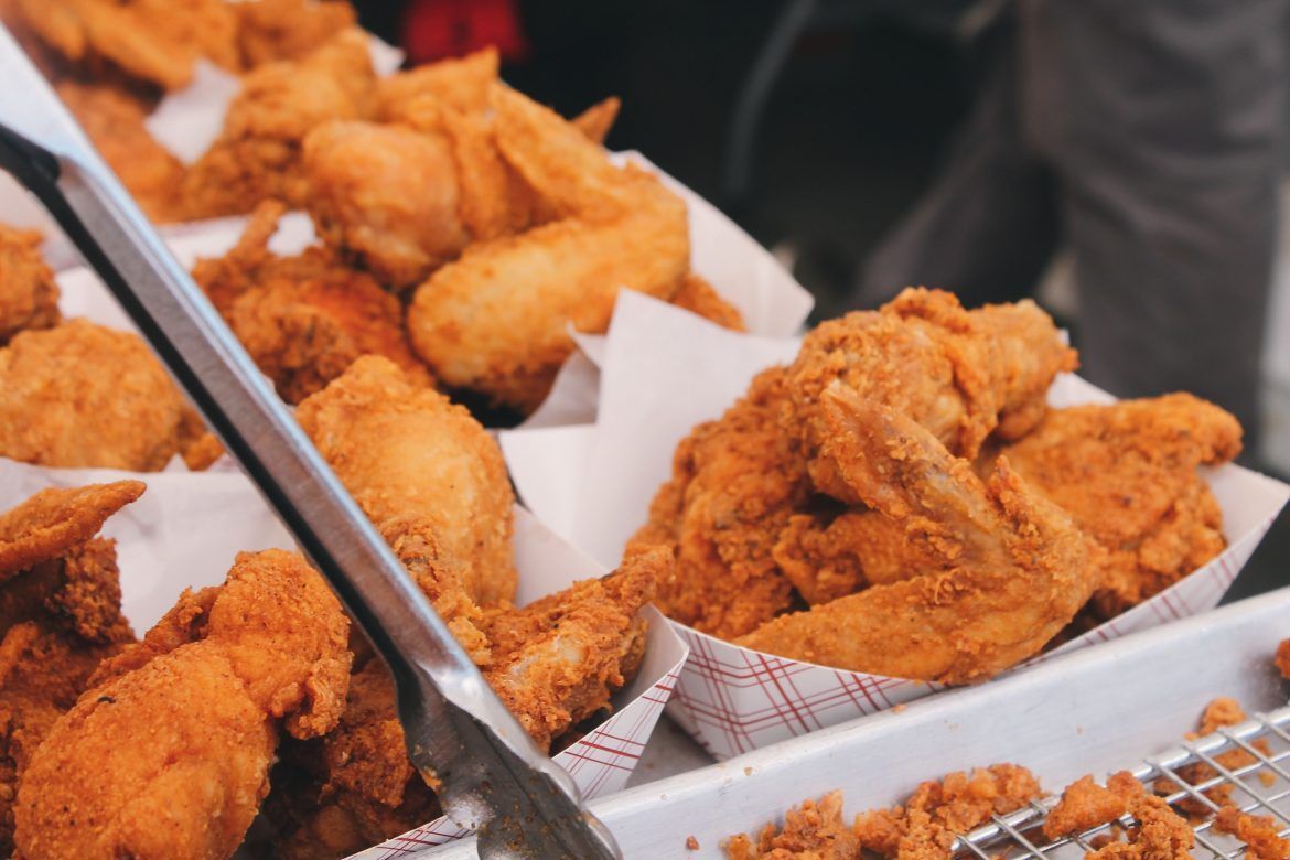 Hosteleo anima a los hoteleros a sumarse al Día Mundial del Pollo Frito - Gastronomía y Moda