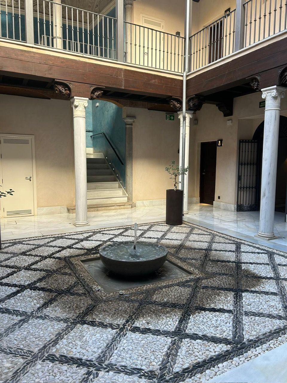Hotel Áurea Catedral, el vecino de la Puerta del Perdón de la Catedral de Granada - Gastronomía y Moda