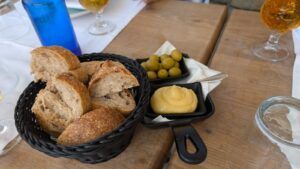 Es Boldado: Pescados y mariscos en Ibiza con espectaculares vistas a los islotes de Es Vedrá y es Vedranell - Gastronomía y Moda