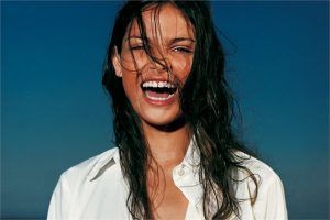 Carbón Vegetal Activo: ¿Funciona realmente este nuevo método de blanqueamiento dental? Una especialista resuelve nuestras dudas - Gastronomía y Moda