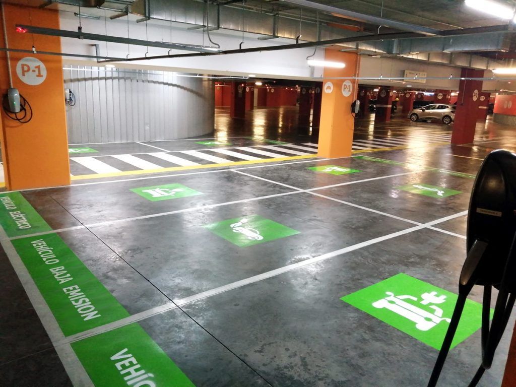 TORRE SEVILLA amplía su infraestructura de recarga para vehículos eléctricos con 7 cargadores universales - Gastronomía y Moda