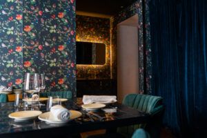 Casa Cuna abre en Sevilla: cocina mediterránea con producto y sofisticación en una espectacular casa palacio del siglo XIX - Gastronomía y Moda