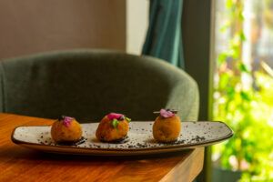 Casa Cuna abre en Sevilla: cocina mediterránea con producto y sofisticación en una espectacular casa palacio del siglo XIX - Gastronomía y Moda