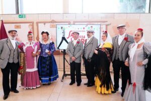 Los lazos que unen algunos de los trajes regionales de España - Gastronomía y Moda