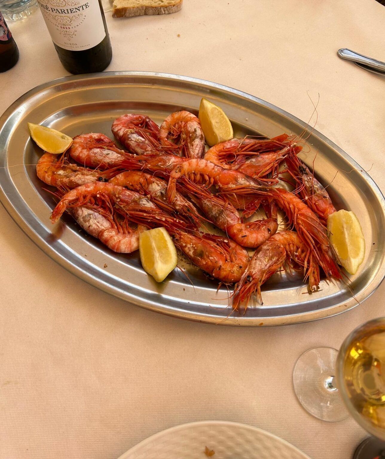 Restaurante Mesón del Puerto en Garrucha, donde te esperan pescados, mariscos y carnes a la brasa del más alto nivel - Gastronomía y Moda