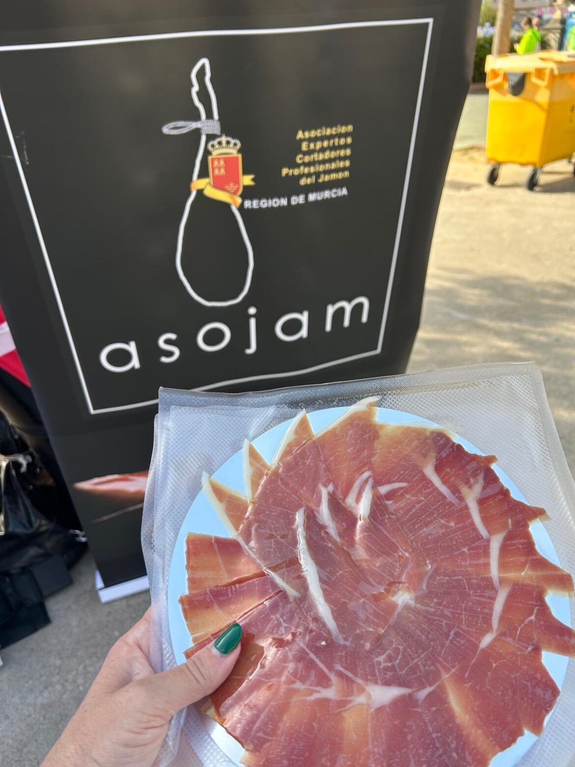 ‘Corte de jamón solidario' en Murcia, un éxito en apoyo a los afectados por la DANA - Gastronomía y Moda