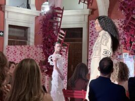 La gala más exclusiva de Sevilla reúne a Juana Martín y Roberto Diz en una noche de moda, lujo y tradición - Gastronomía y Moda