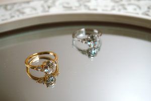 Luce anillo con 'pedrusco' Dlujo Jewel sin necesidad de dejarte el sueldo - Gastronomía y Moda