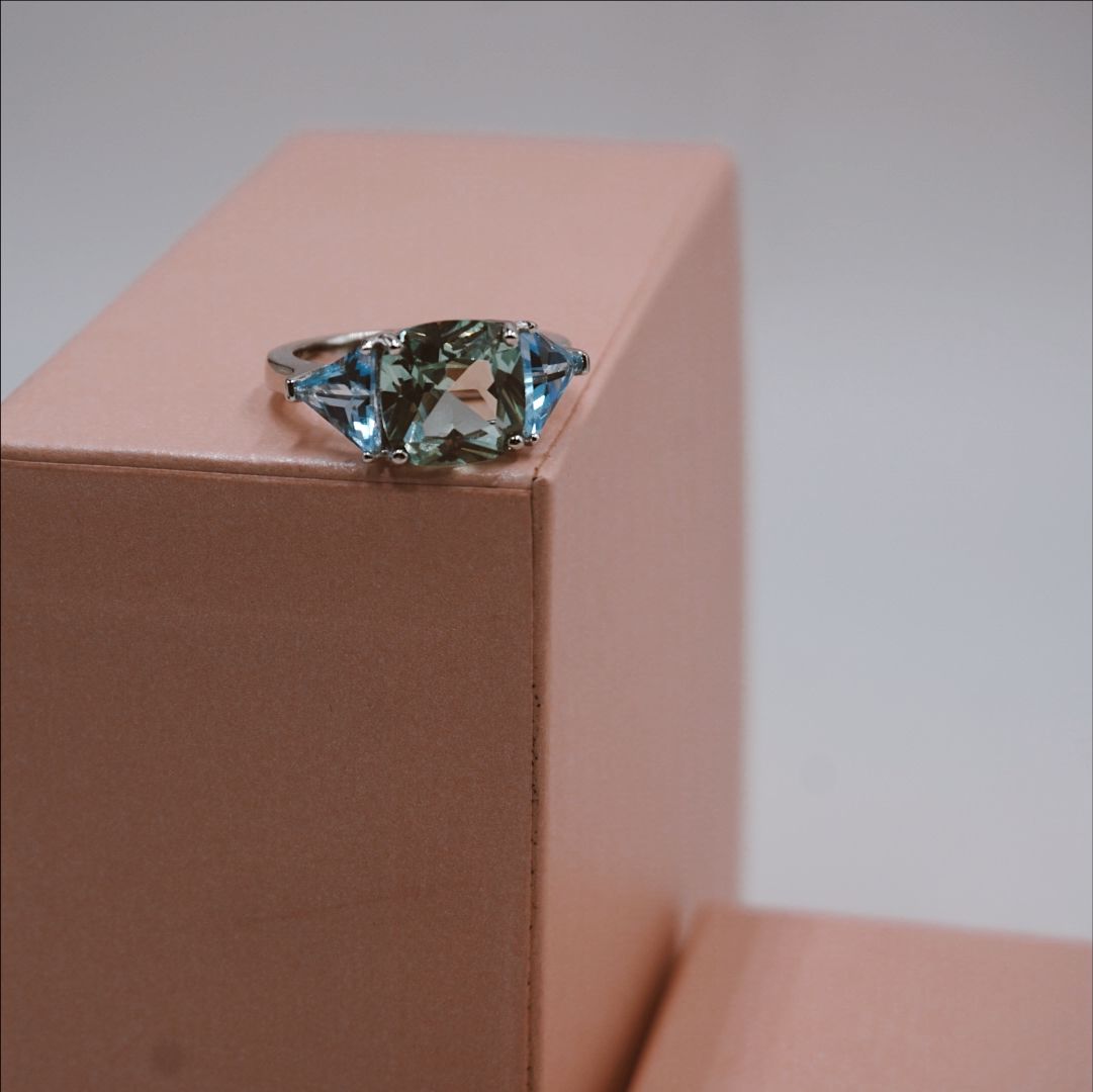 Luce anillo con 'pedrusco' Dlujo Jewel sin necesidad de dejarte el sueldo - Gastronomía y Moda
