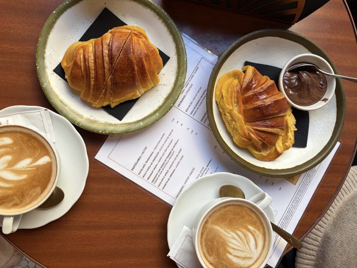 A Brasileira do Porto, el café más emblemático de Oporto para un desayuno con historia A Brasileira do Porto, el café más emblemático de Oporto para un desayuno con historia - Gastronomía y Moda