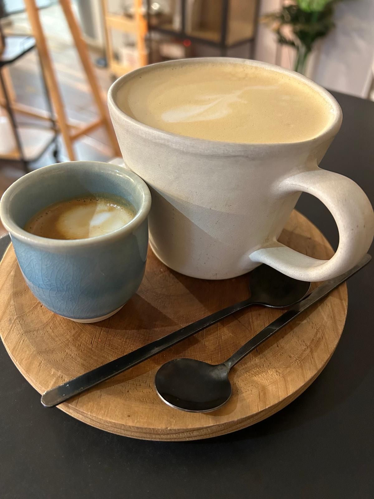 Adèlia Café eleva el desayuno en Santiago de Compostela con pan artesano, café de especialidad y un espacio pet friendly - Gastronomía y Moda