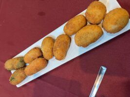 La influencer Lola Martín descubre el restaurante escondido en la Sierra de Aracena y Picos de Aroche que está conquistando a los amantes de la cocina tradicional - Gastronomía y Moda