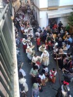 Carlos V e Isabel de Portugal reviven su entrada en Sevilla 500 años después con un desfile sin precedentes - Gastronomía y Moda