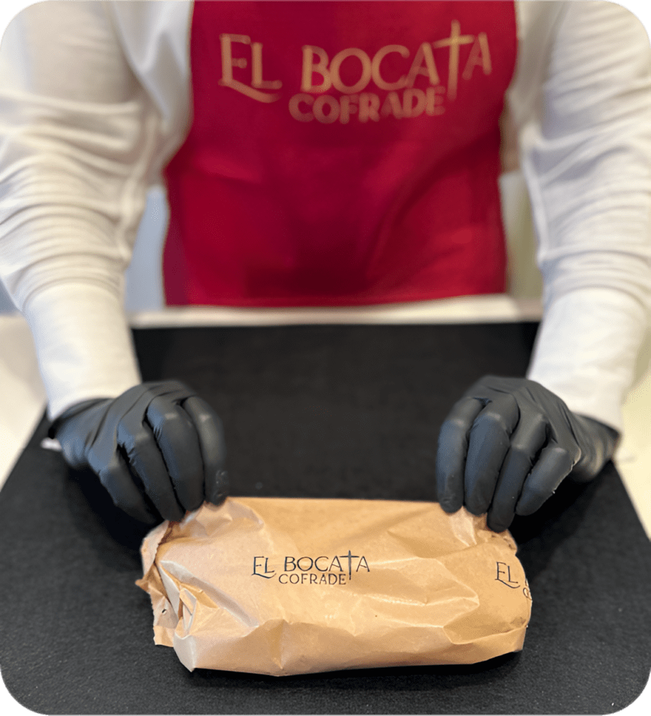 Nace «El Bocata Cofrade», un servicio móvil de venta de bocadillos y bebidas Nace "El Bocata Cofrade", un servicio móvil de venta de bocadillos y bebidas - Gastronomía y Moda